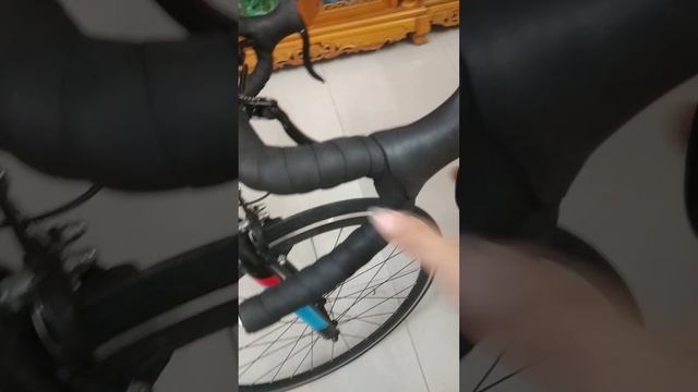 Xe đạp đua thể thao Trinx tempo 1.0 giá 4900k.  lh 0977055699