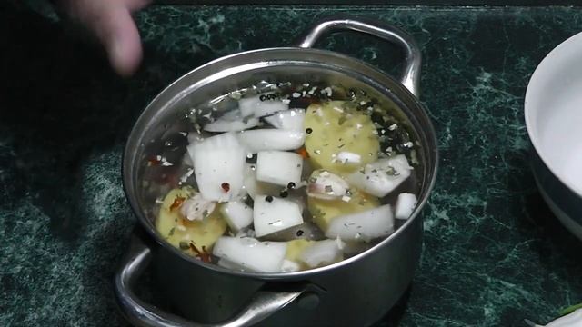 Тушка ставриды в томатном пикантном соусе, уха на первое. смотреть онлайн