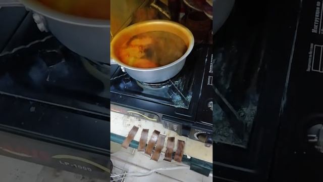 Аффинаж золота. Реакция с кислотой.