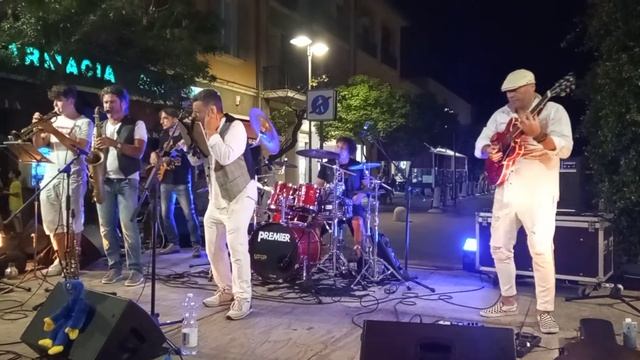 Leandro Bartorelli.....                          Terra Mia (Pino Daniele)
