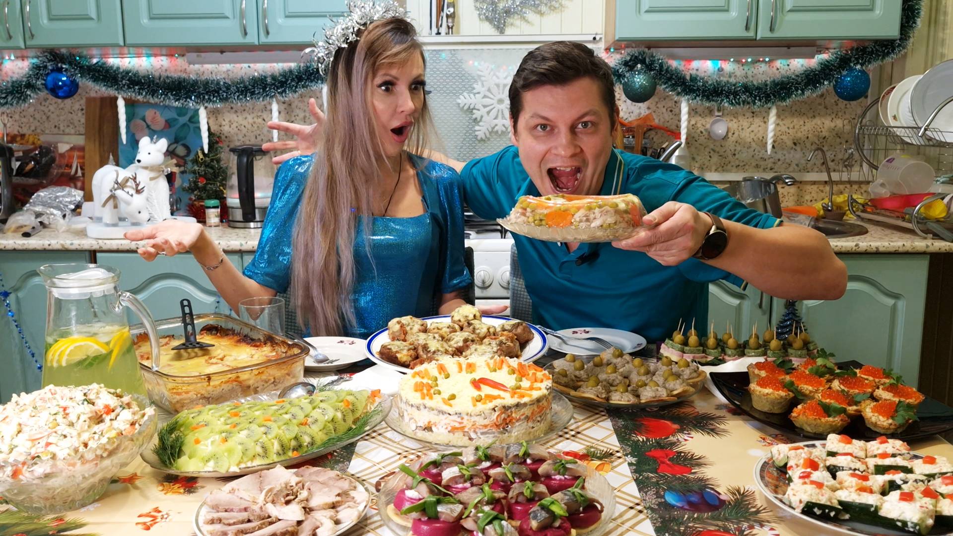 МУКБАНГ 😋 Пробуем ВСЕ БЛЮДА НОВОГОДНЕГО СТОЛА за 3500 рублей 2025 🎄🎅