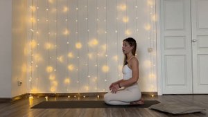 РАЗБУДИ ТЕЛО В ПОЗЕ КОШКИ | Йога для начинающих | Йога для продолжающих