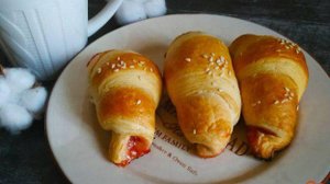 Круассаны с клубничным джемом