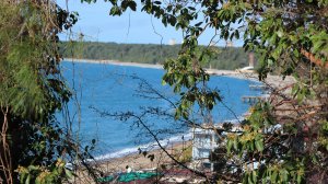 Абхазия Пляж микрорайона "Рыбзавод" Лидзава съемка с дрона март месяц