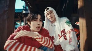 Stray kids " Walkin on water " m/v