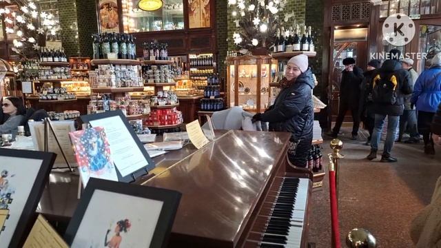 Елисеевский гастроном. Санкт-Петербург