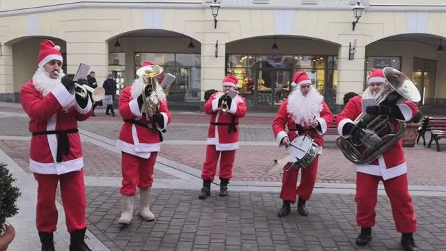 Оркестр Санта Клаусов в Москве