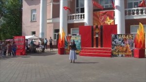 7 18 Поет неоднократный победитель международных конкурсов вокалистов Наталья Гудева Поклонимся и м