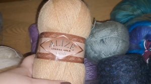 Запасы пряжи. Собираю моим родным моточки. Готовимся к шалемании💥 часть 2