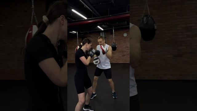 Будь той девушкой, перед встречей с которой сто тысяч раз репетируют, как поздороваться.