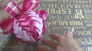 Ёлочная игрушка своими руками из атласных лент .