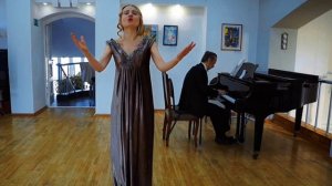 Ночь светла над рекой тихо светит луна