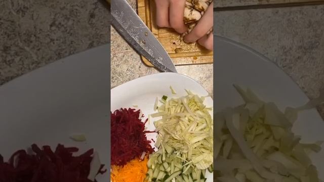 Морковь Свекла Огурец Капуста Мясо любое (вареное, жареное) Майонез Чипсы Перец ТГ КАНАЛ : простота