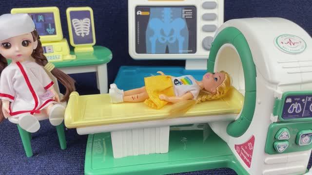 Развивающие игрушки. Игровой набор "Игра в доктора". Для малышей мультики. Игры для детей смотреть онлайн