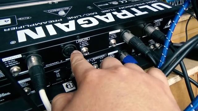 Como Conectar el Ultragain al Composer Pro смотреть онлайн