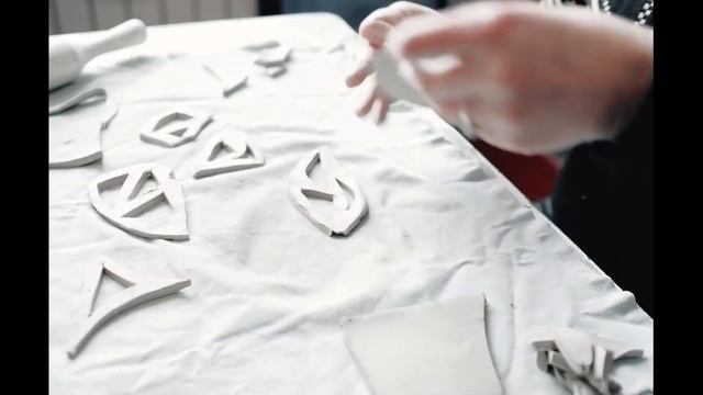 Ветряной колокольчик из керамики. Работа с пластовой глиной.