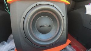 Установка активного сабвуфера Barracuda 12A V.2 в Москвич 3