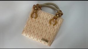 Сумка с ручками из пластиковой канвы узором лепесток вышивка полиэфирным шнуром