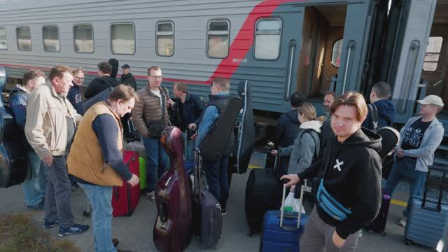 "ВИРТУОЗЫ" едут в СТАРЫЙ ОСКОЛ смотреть онлайн