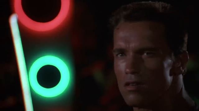 Коммандо__1985__-_Фильм_на_русском_-_VHSник
