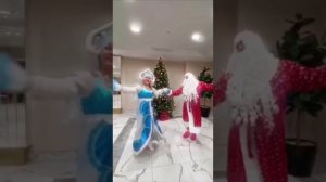 Яркие новогодние поздравления от Деда Мороза и Снегурочки