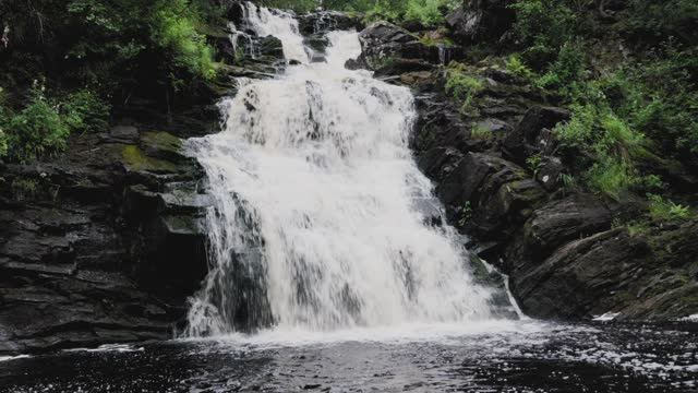 "Виртуозы" едут в Рускеалу. смотреть онлайн