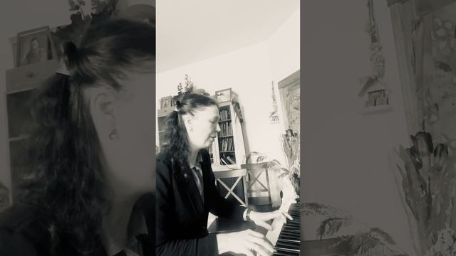 Романс «Пахнуло весною» ( Гимн весне) стихи Мариана Глушкевича музыка Елены Аверьяновой смотреть онлайн