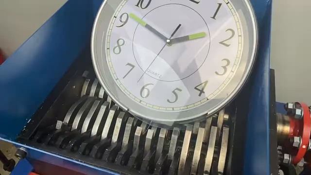 ИЗМЕЛЬЧЕНИЕ РАЗЛИЧНЫХ ПРЕДМЕТОВ ПРЕССОМ