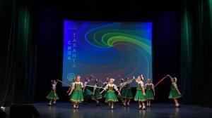 Латышский танец " Игра" Образцовый хореографический коллектив" Веселые горошины"