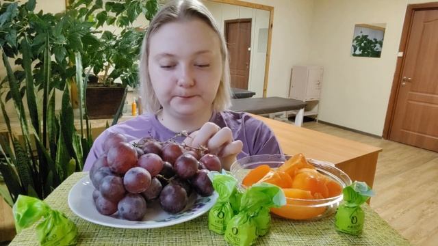 Мукбанг/Mukbang. Колбаски острые.