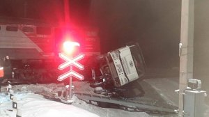 В Хабаровском крае грузовик врезался в пассажирский поезд