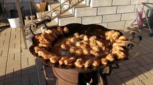Жареные крылья в садже.