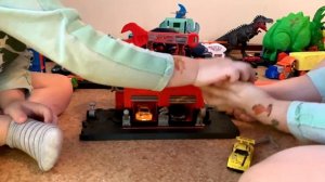 Хот Вилс Сити трек Hot Wheels City горилла распаковка нового подарка от рукозавра мити Ник Тим Йор