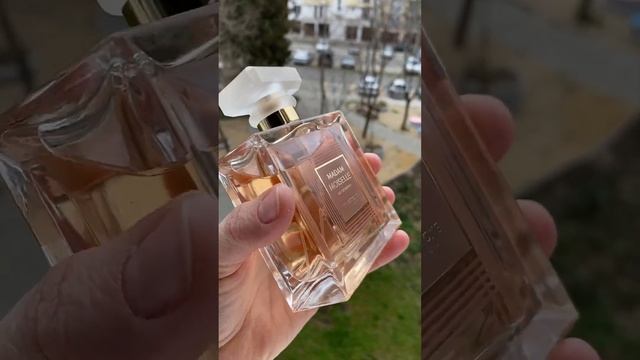 Вдъхновен от ChanelCoco Mademoiselle. Emper.  Emperparfum Emper