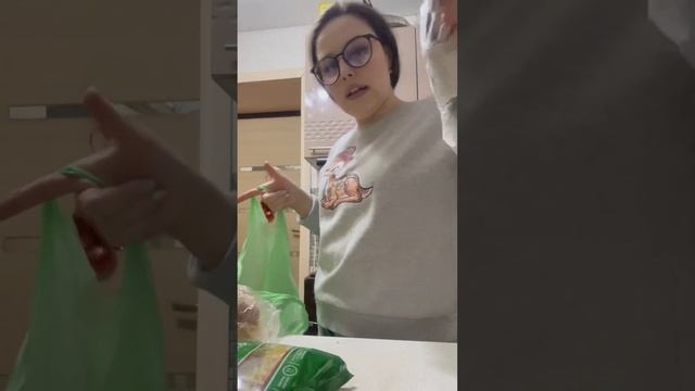 Распаковка из пятерочки 🥐🧅🥩#распаковка#еда#едаялюблютебя#обзорпокупок#покупки-#пятерочка
