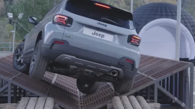 Jeep Avenger 4xe - Самый компактный гибрид.