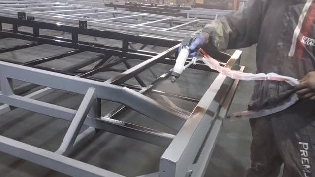 Окраска рамы электростатическим методом