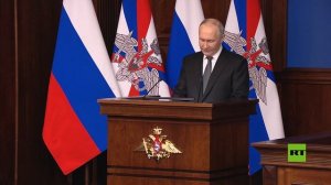 الرئيس الروسي فلاديمير بوتين يرأس الاجتماع الموسع لقيادات وزارة الدفاع الروسية بموسكو