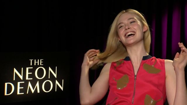 The Cast Of ‘The Neon Demon’ Play ‘Would You Rather?’ смотреть онлайн