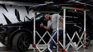 Ремонт кромки алюминиевого капота BMW, PDR на выезде