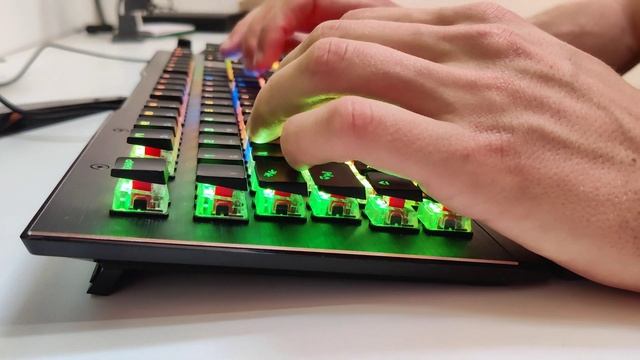 Review frappe et son | Roccat Vulcan 121 Aimo смотреть онлайн