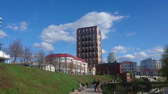 Екатеринбург. Городская набережная реки Исеть