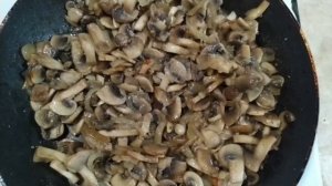 НЕИМОВЕРНАЯ ВКУСНЯТИНА на СКОВОРОДЕ! 👍Куриное филе с грибами!