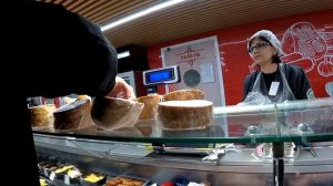 НАШЛИ И СОЖРАЛИ ВЕСЬ ТУХЛЯК В МАГАЗИНЕ (feat. Тупой Комяк, Макс Ободец, Контролёр Валек)