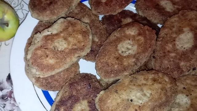 Обед, 🍄🟫 -зонтики и котлеты из грецких орехов.