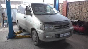 Замена кардана переднего моста на Toyota Noah 3S FE Тойота Ноах 2000 года