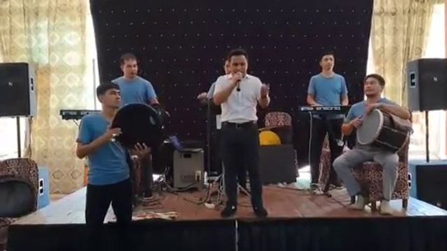 Karvon ko‘rdim @jonli ijro Muzaaffarbek Muhammadaliyev @Sherali Jo‘rayev. смотреть онлайн
