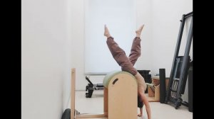 Весовая нагрузка на руки и распределение движения между позвоночником и ногами.