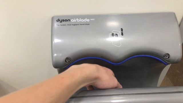Dyson Airblade Mk2 Hand Dryer at AC Baths, Taupo смотреть онлайн
