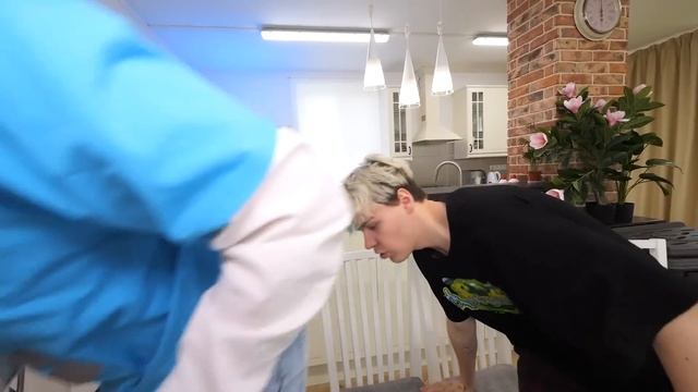 МОЯ БЕЗУМНАЯ БЫВШАЯ УПРАВЛЯЕТ МНОЙ С ПОМОЩЬЮ КУКЛЫ ВУДУ!